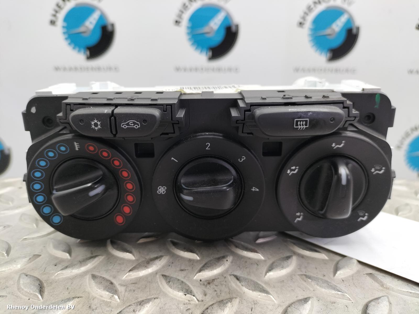 Bekijk Auto-onderdeel KACHEL BEDIENINGSPANEEL OPEL / VAUXHALL CORSA 2016
