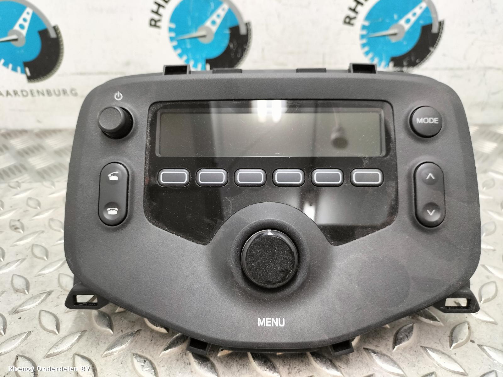 Bekijk Auto-onderdeel RADIO PEUGEOT 108 2016