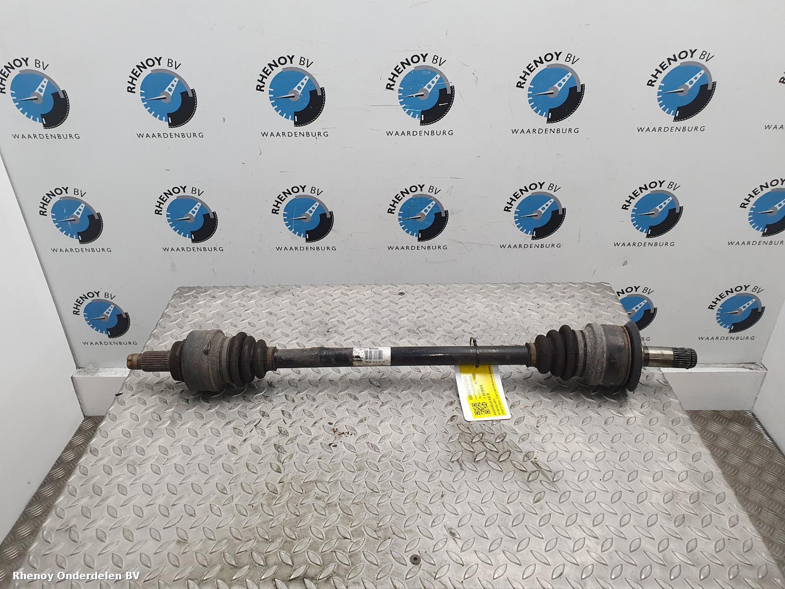 Bekijk Auto-onderdeel AANDRIJFAS R BMW 1 SERIES 2015