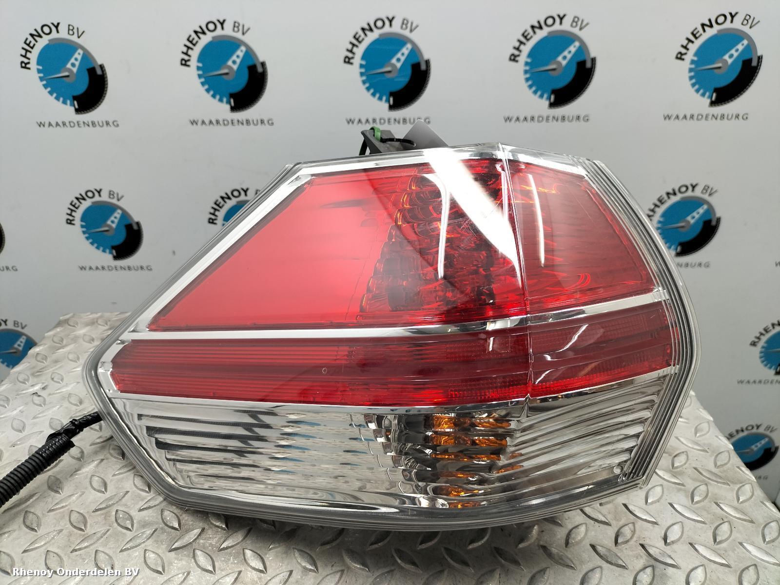 Bekijk Auto-onderdeel ACHTERLICHT L NISSAN X TRAIL 2014