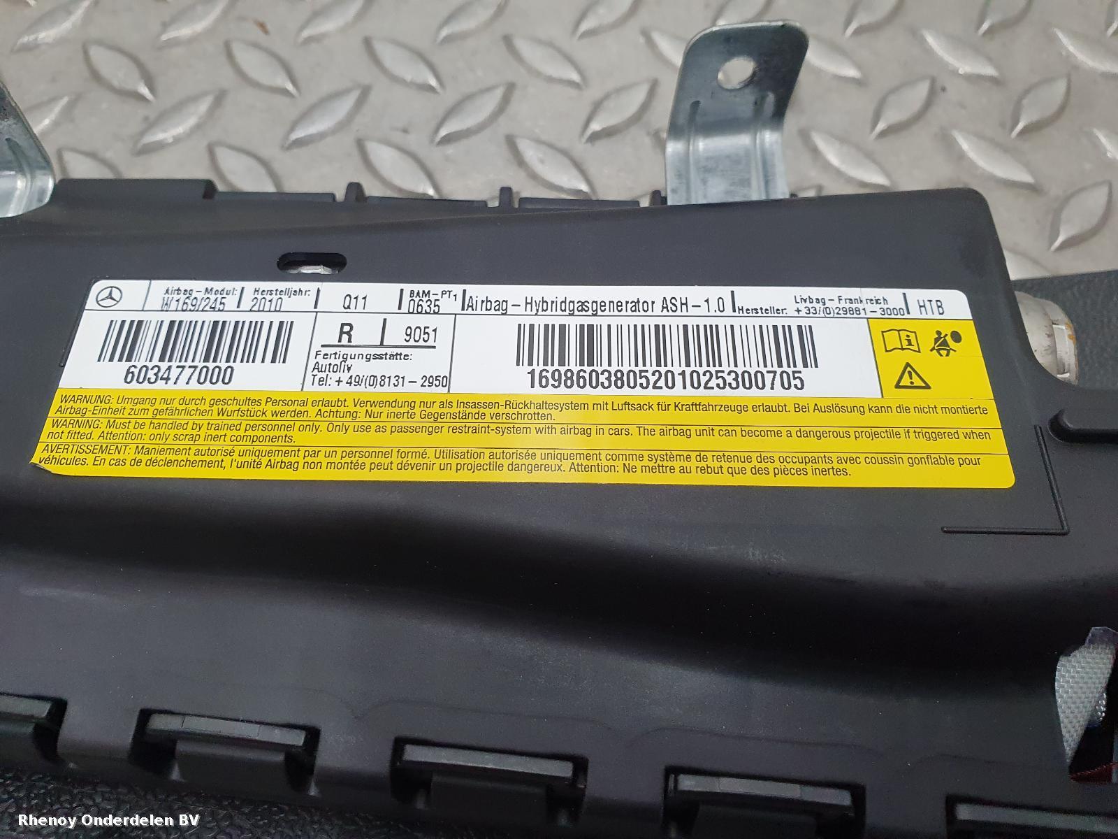 View Auto part AIRBAG RECHTS MERCEDES A CLASS 2010