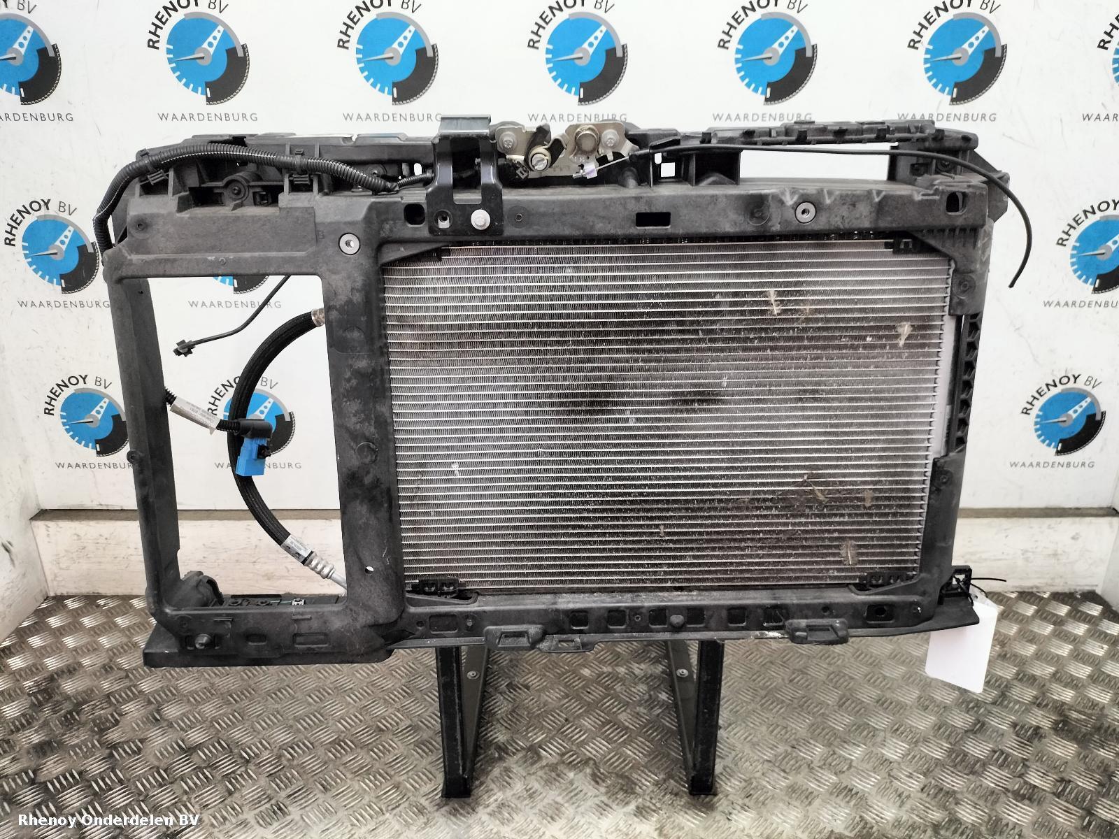 Bekijk Auto-onderdeel VOORFRONT PEUGEOT 208 2020