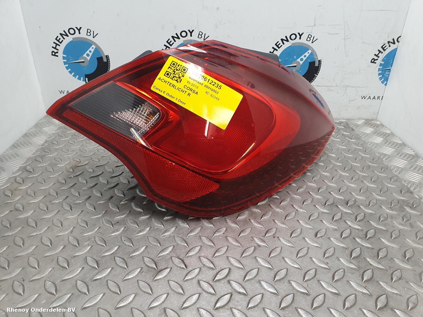 Bekijk Auto-onderdeel ACHTERLICHT R OPEL / VAUXHALL CORSA 2016