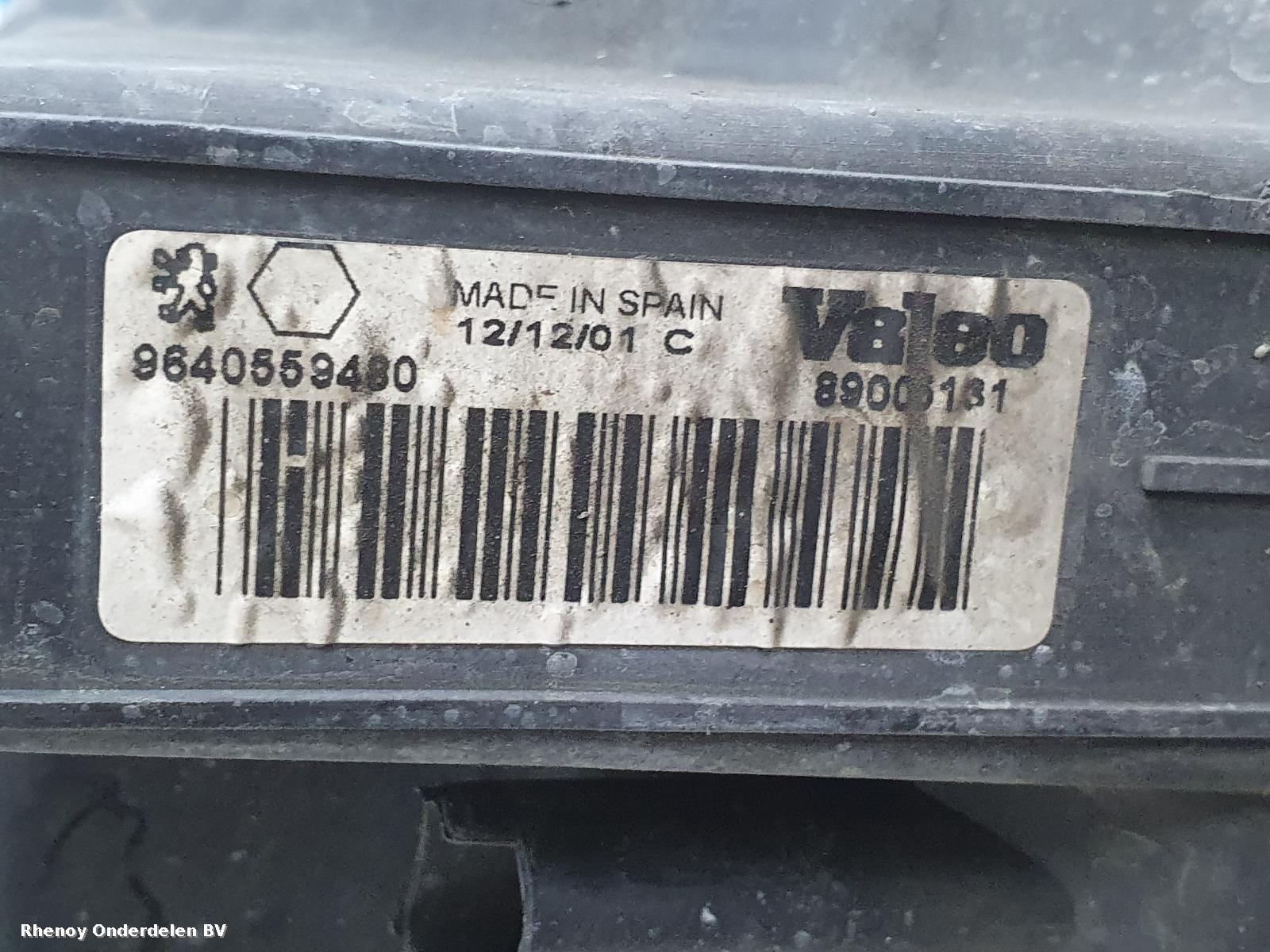 2002 PEUGEOT 206 KOPLAMP R View Auto part KOPLAMP R PEUGEOT 206 2002