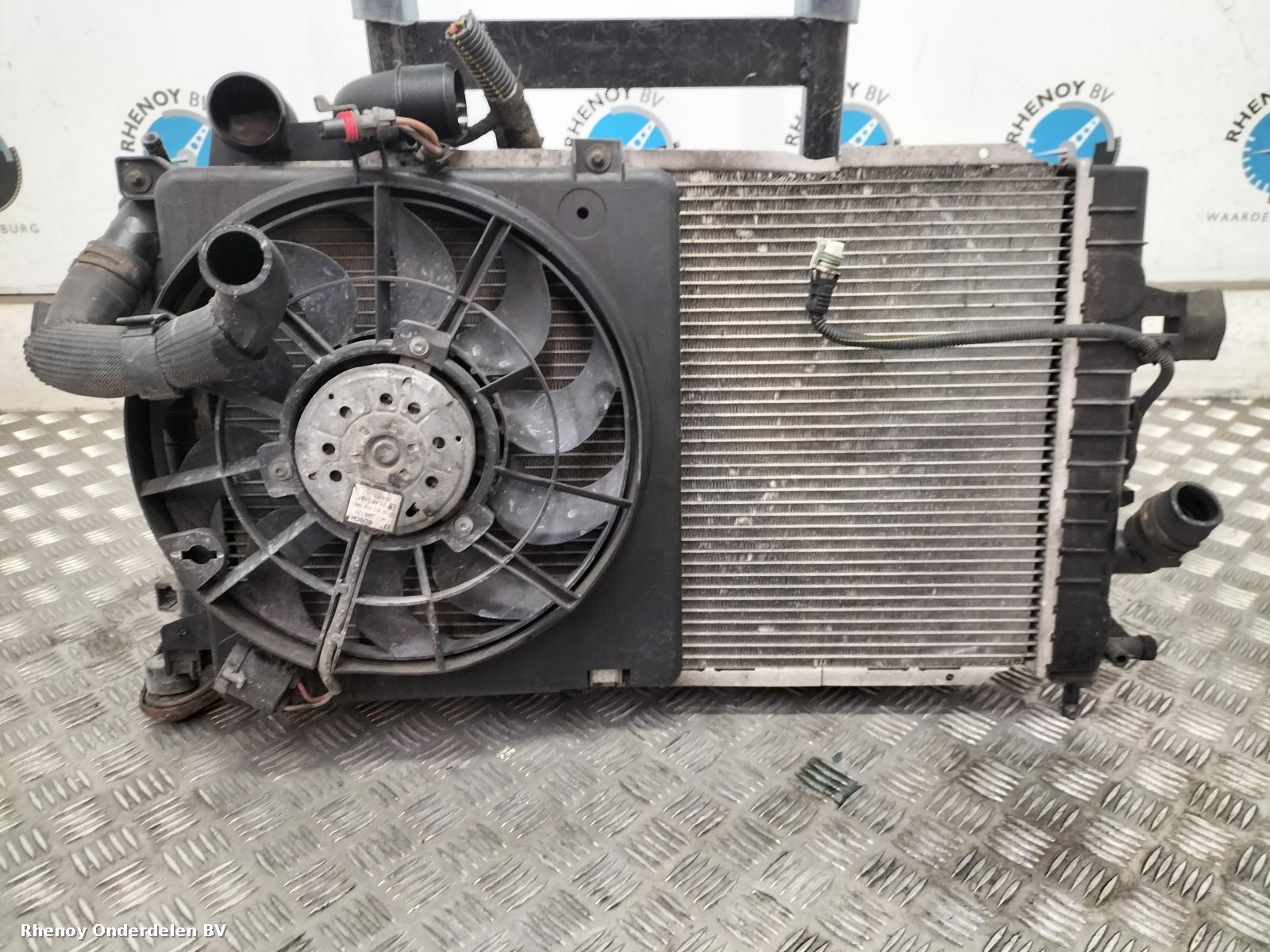 Bekijk Auto-onderdeel KOELERPAKKET OPEL / VAUXHALL ZAFIRA 2010