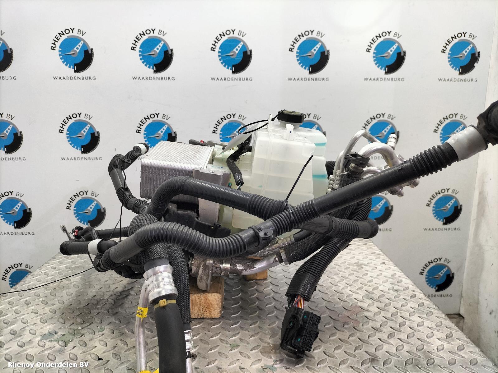 Bekijk Auto-onderdeel AIRCO COMPRESSOR / AIRCOPOMP TESLA MODEL 3 2022