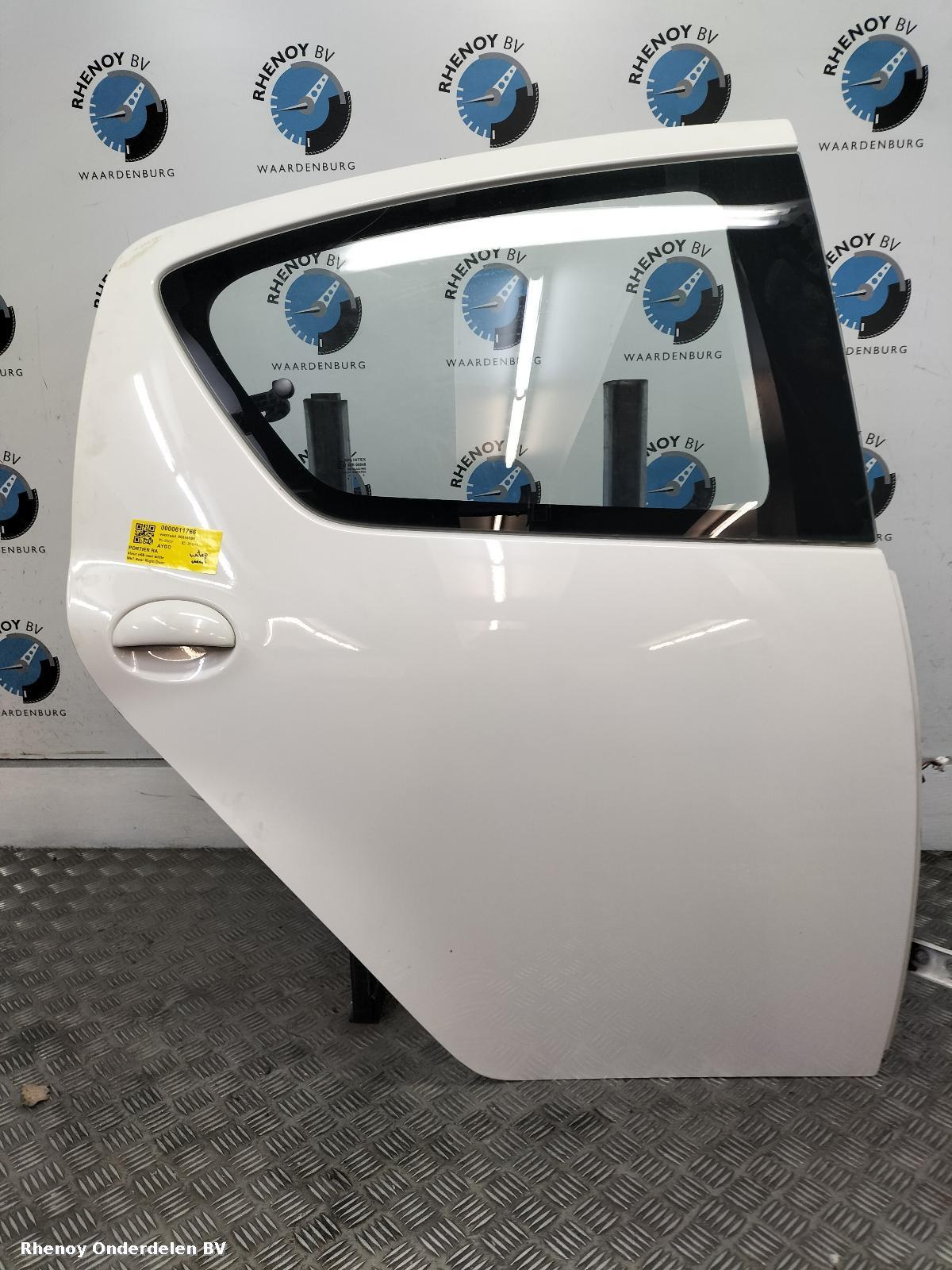 Bekijk Auto-onderdeel PORTIER RA  TOYOTA AYGO 2009
