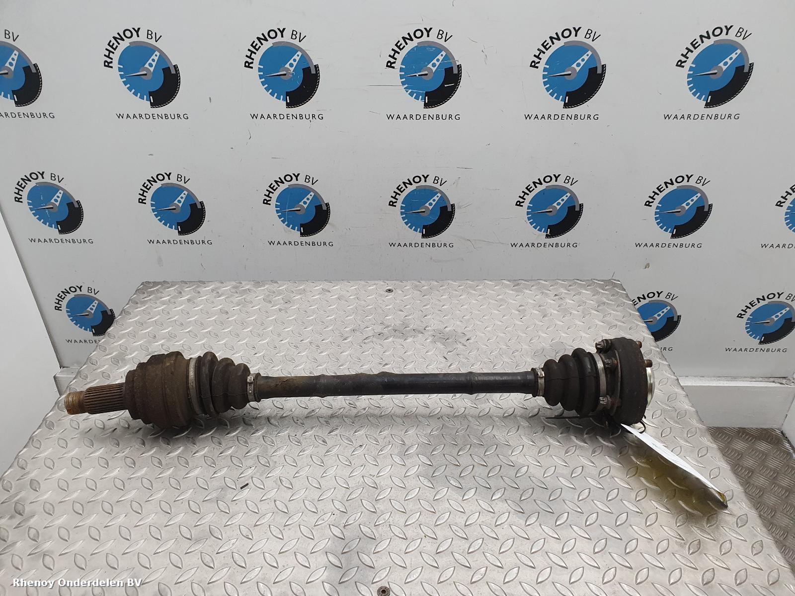 Bekijk Auto-onderdeel AANDRIJFAS R BMW 3 SERIES 2009