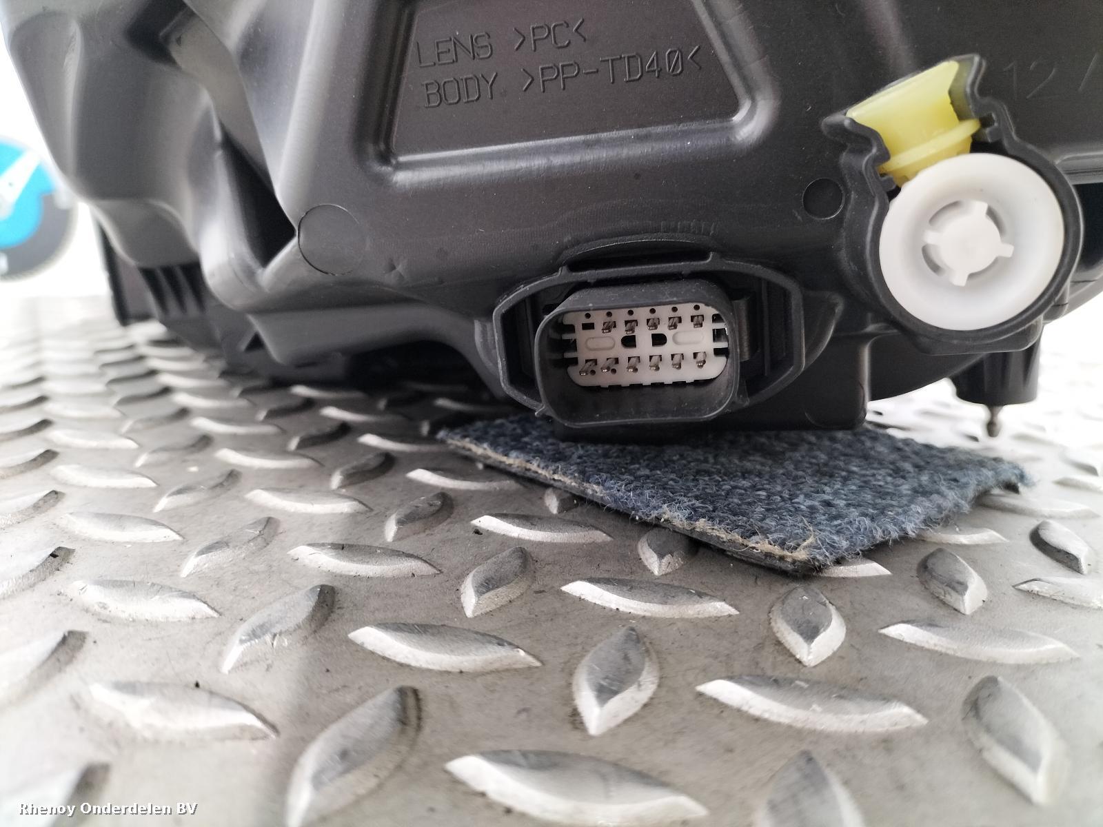 2019 FORD FOCUS KOPLAMP R View Auto part KOPLAMP R FORD FOCUS 2019