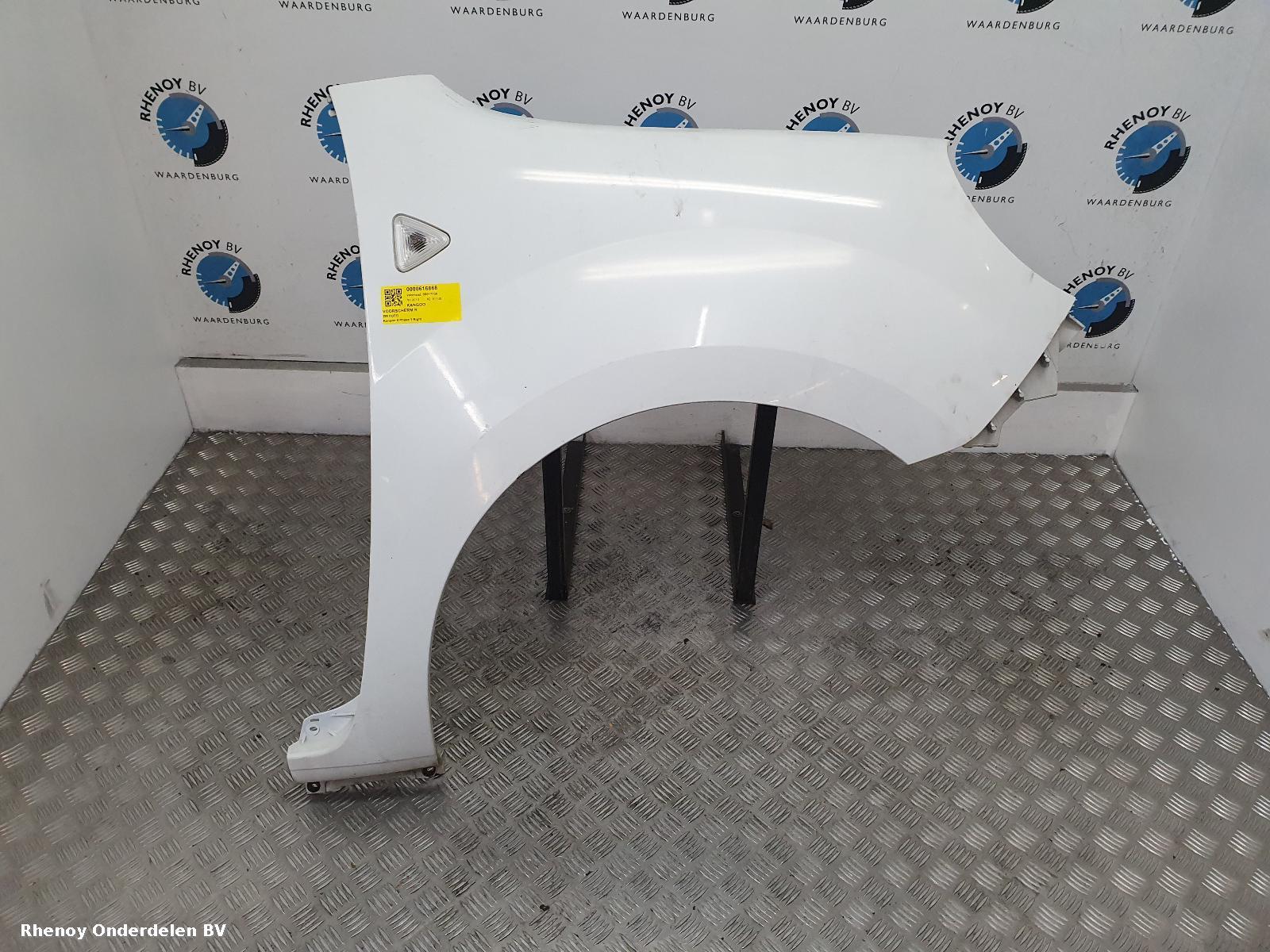 Bekijk Auto-onderdeel VOORSCHERM R RENAULT KANGOO 2012