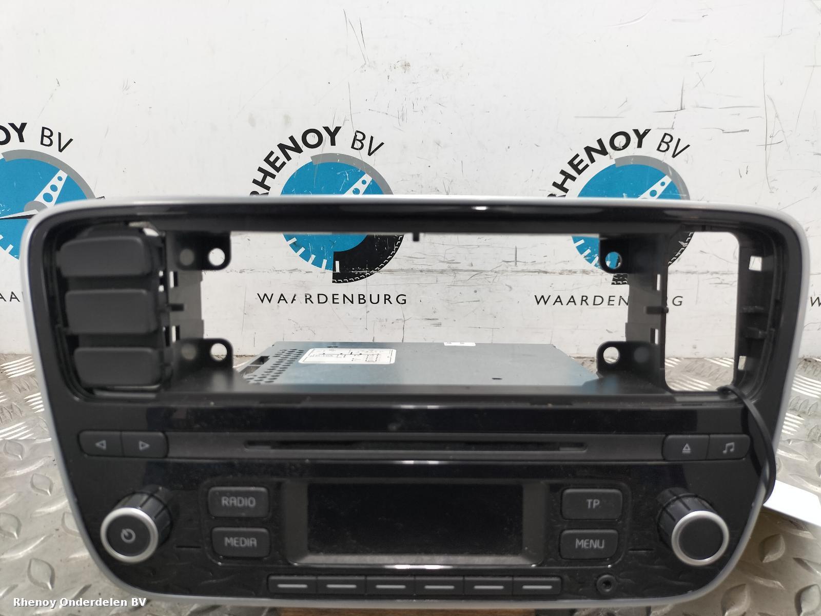 Bekijk Auto-onderdeel RADIO VOLKSWAGEN UP 2012