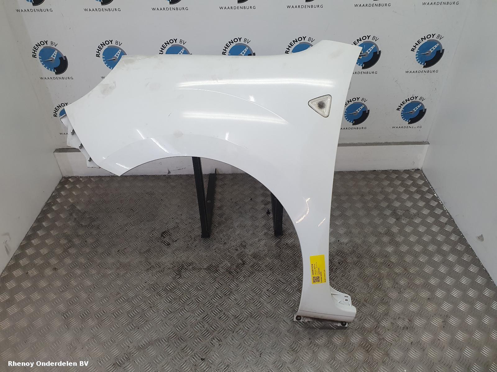 Bekijk Auto-onderdeel VOORSCHERM L RENAULT KANGOO 2011