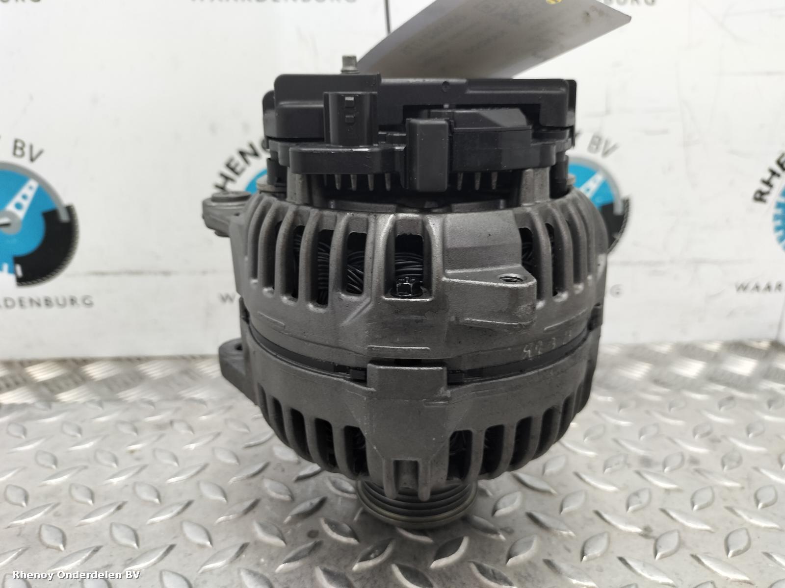 Bekijk Auto-onderdeel DYNAMO RENAULT KANGOO 2011