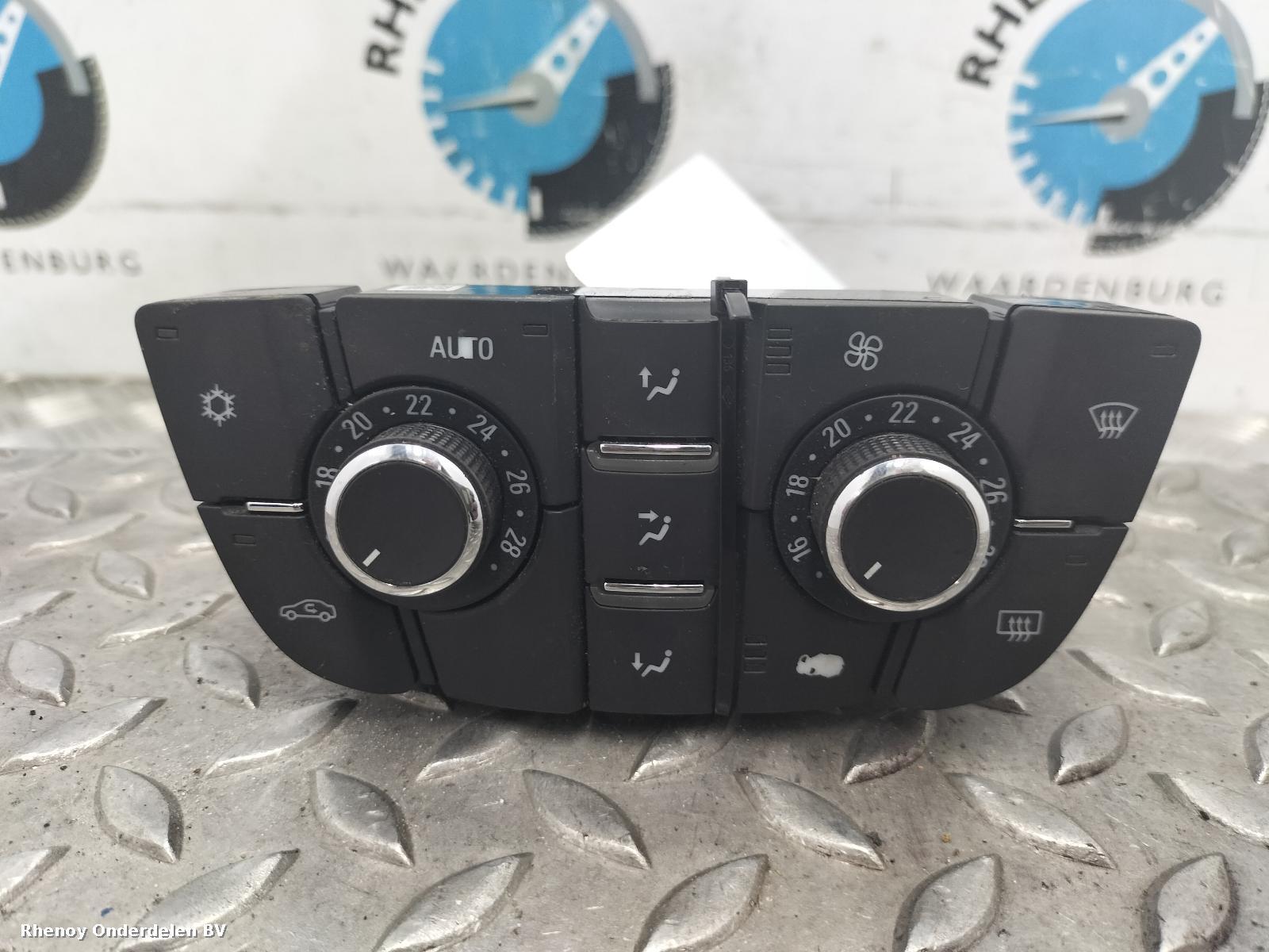 Bekijk Auto-onderdeel KACHEL BEDIENINGSPANEEL OPEL / VAUXHALL ASTRA 2013