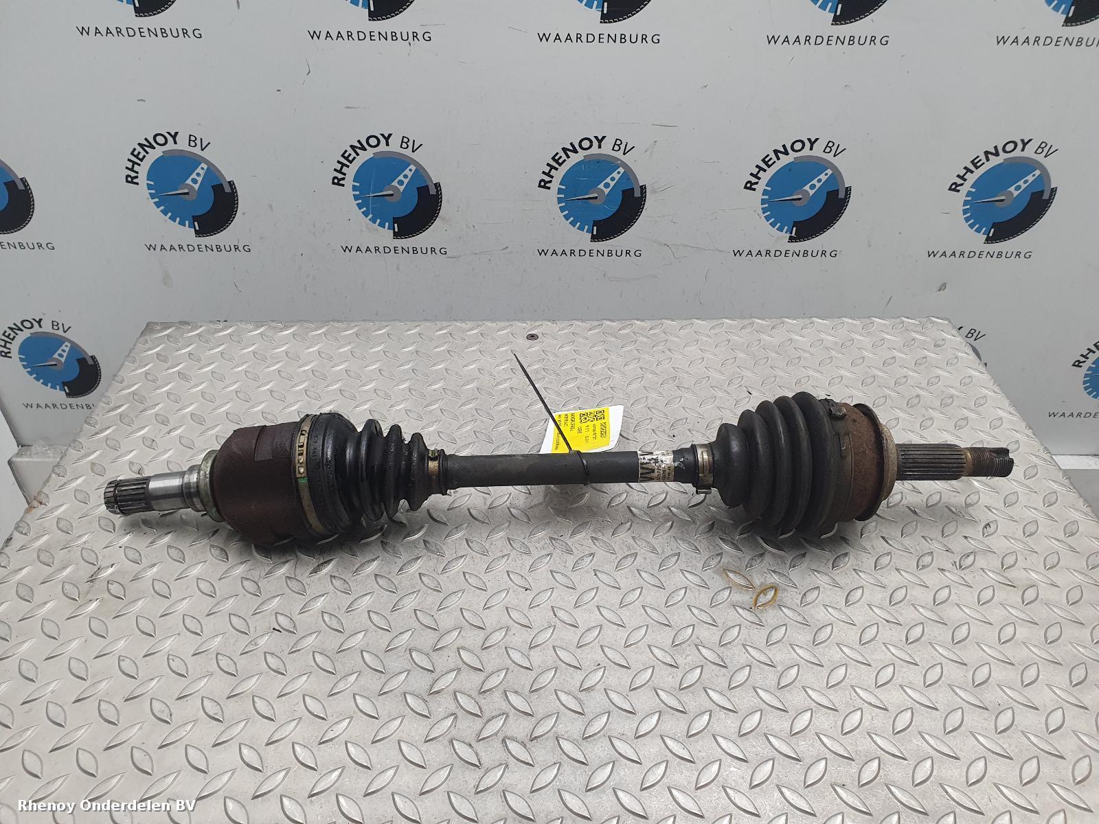Bekijk Auto-onderdeel AANDRIJFAS L TOYOTA YARIS 2012