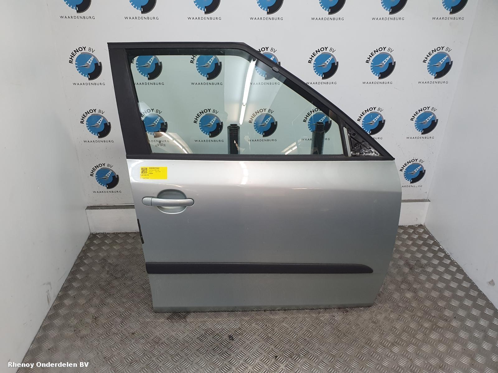 View Auto part R Front Door SKODA FABIA 2011