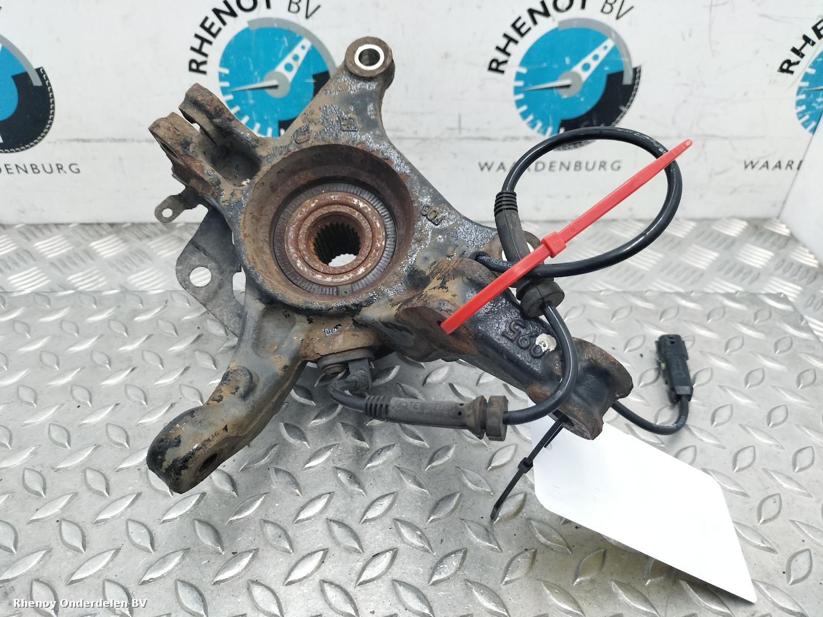 Bekijk Auto-onderdeel FUSEE RV RENAULT CAPTUR 2014