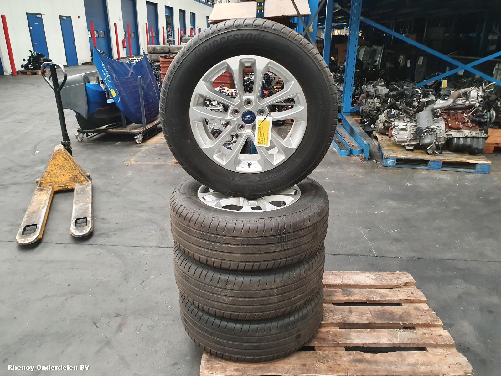 Bekijk Auto-onderdeel VELGEN SET FORD KUGA 2022