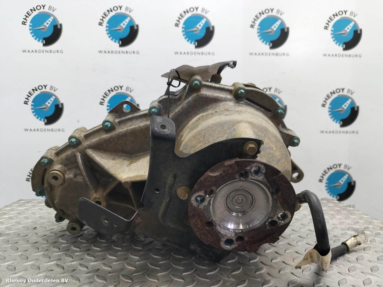 View Auto part TUSSENBAK LAND ROVER RANGE ROVER SPORT 2016