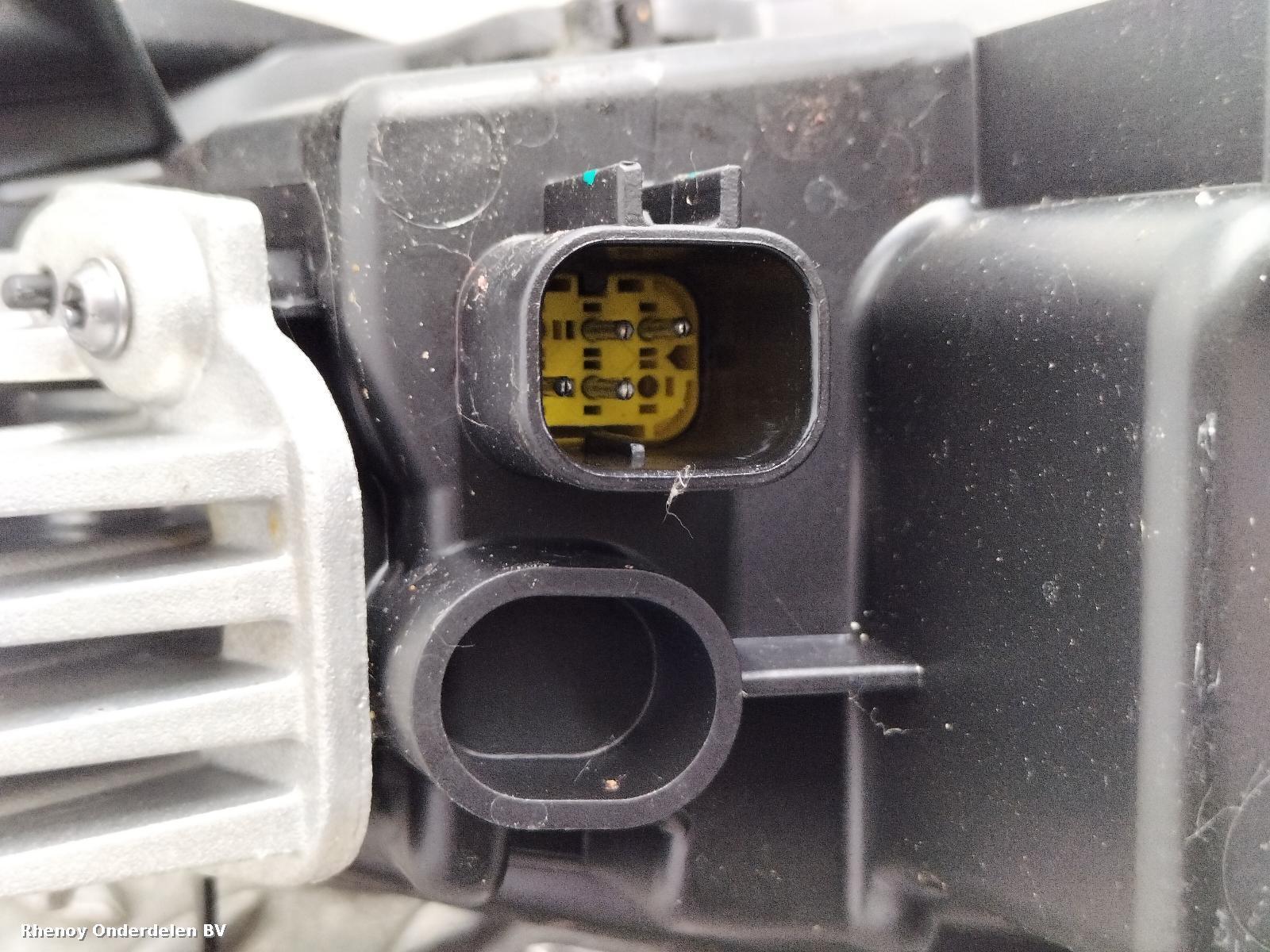 View Auto part KOPLAMP L LYNK AND CO 01 2023