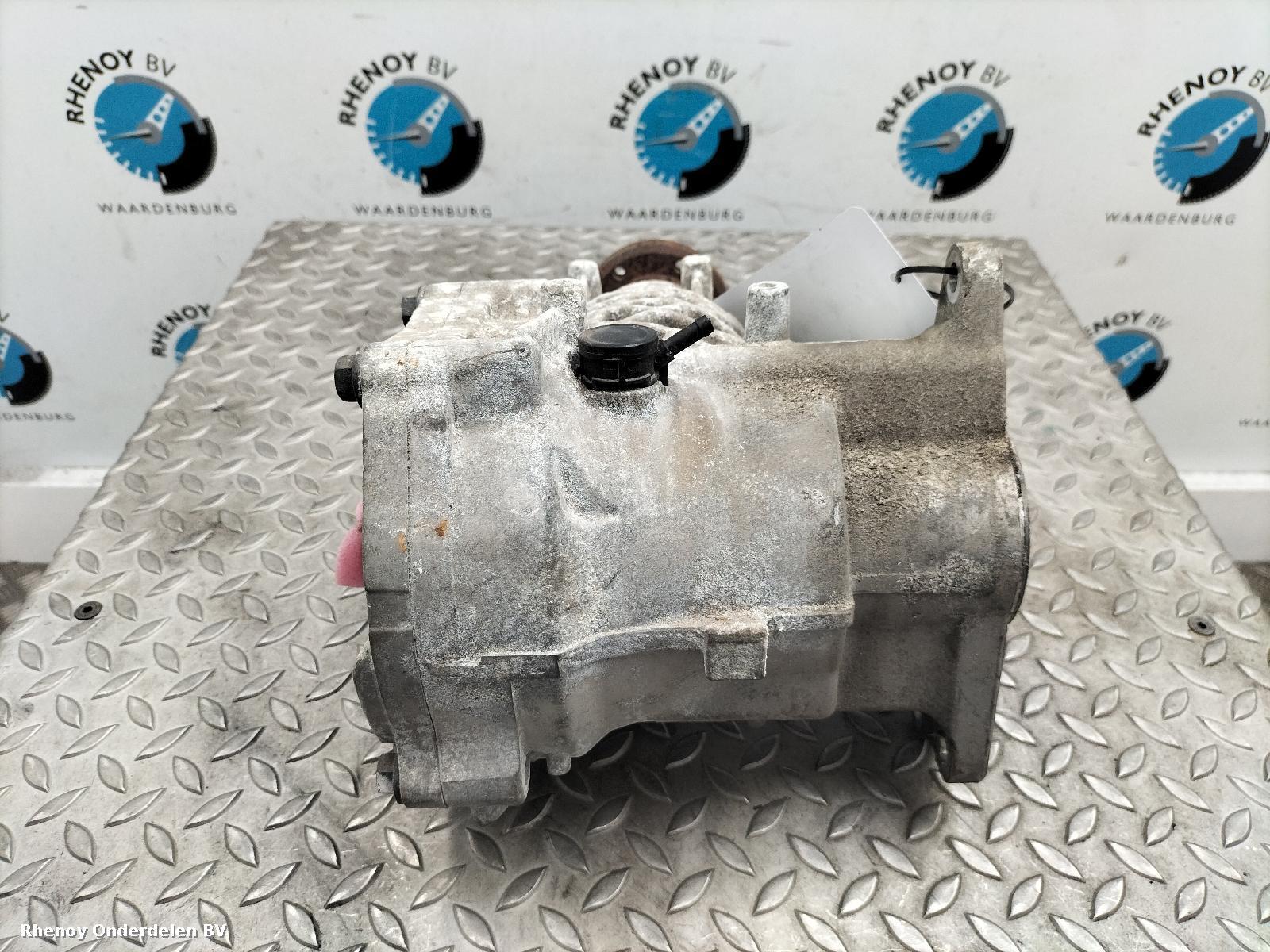 View Auto part TUSSENBAK LAND ROVER DISCOVERY SPORT 2016