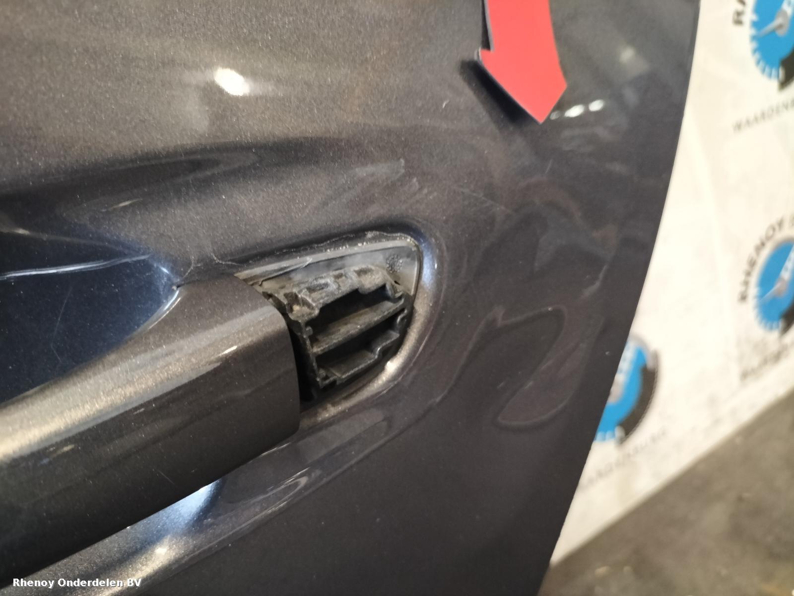 View Auto part PORTIER LA  PEUGEOT 208 2022