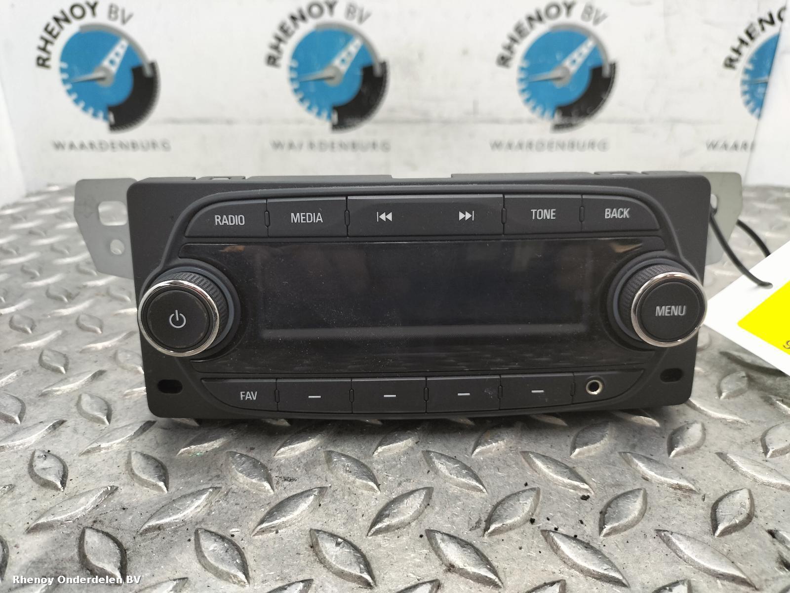 Bekijk Auto-onderdeel RADIO OPEL / VAUXHALL VIVA 2016