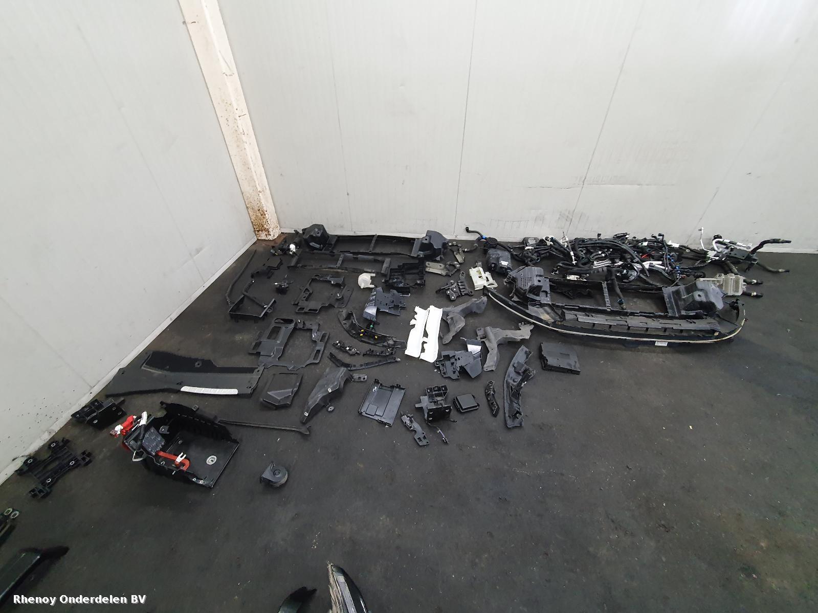View Auto part VOORKOP COMPLEET LAND ROVER DISCOVERY SPORT 2019