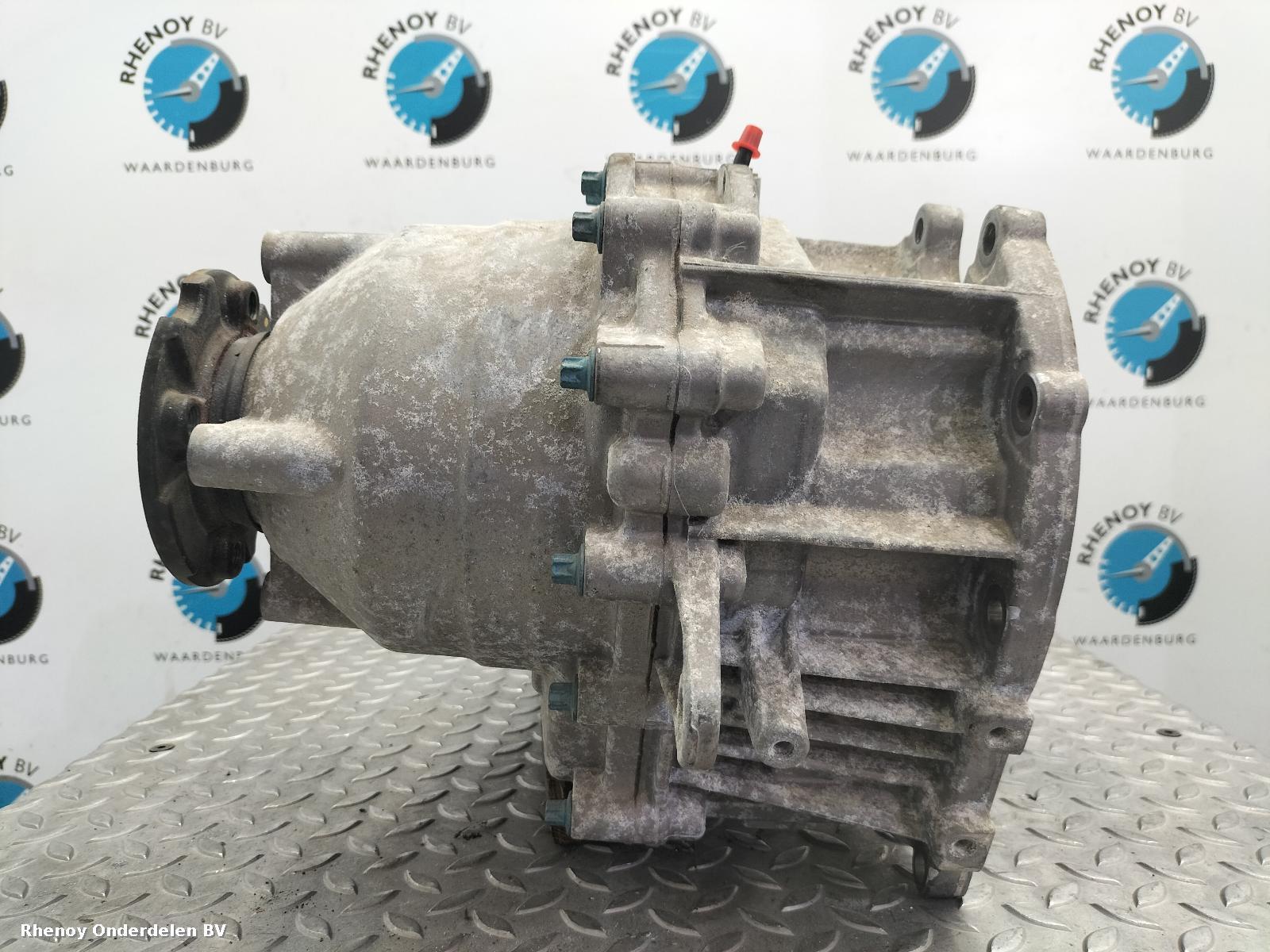 View Auto part TUSSENBAK LAND ROVER DISCOVERY 2018