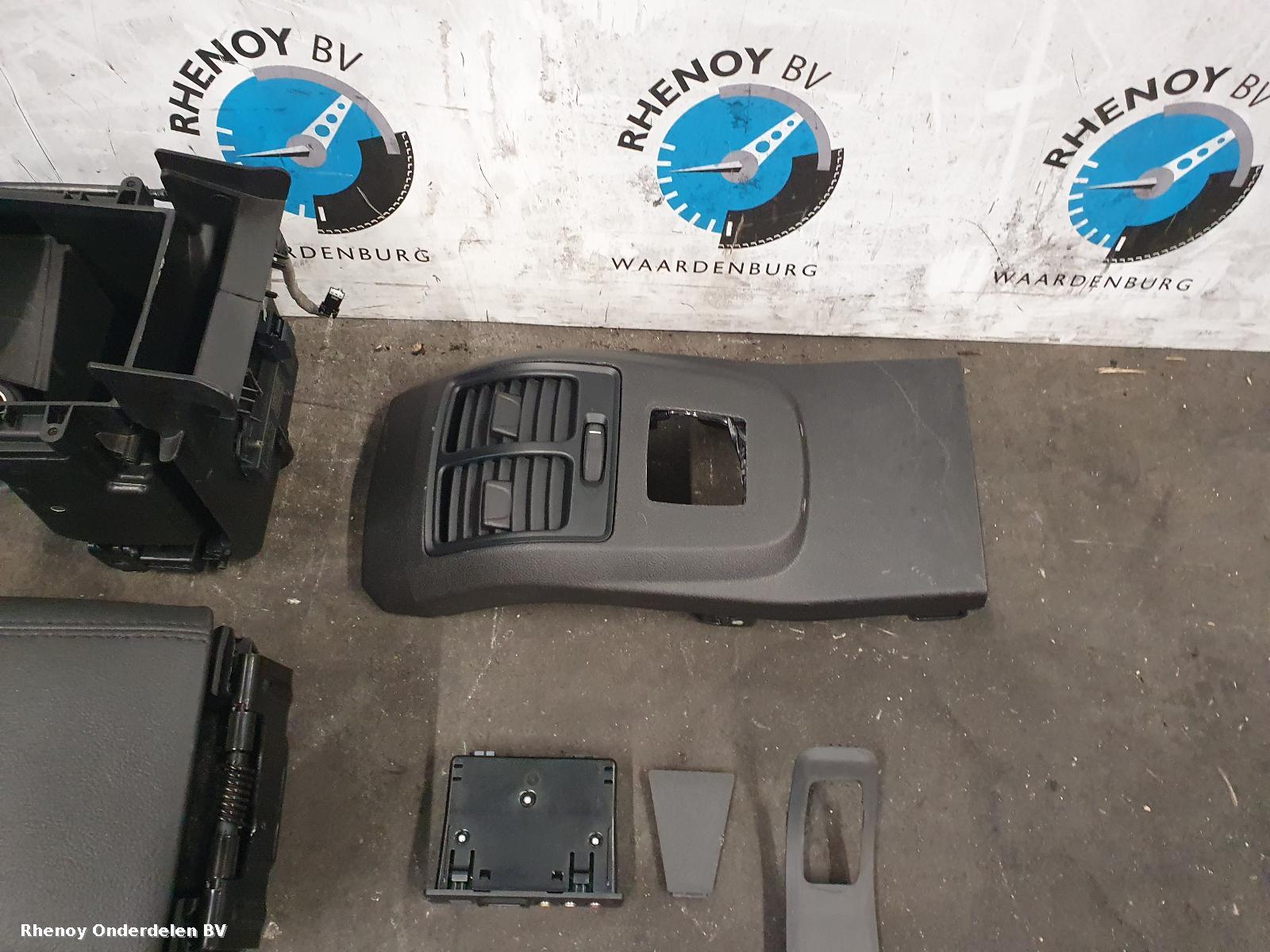 2015 FORD FOCUS C MAX INTERIEUR COMPLEET View Auto part INTERIEUR COMPLEET FORD FOCUS C MAX 2015