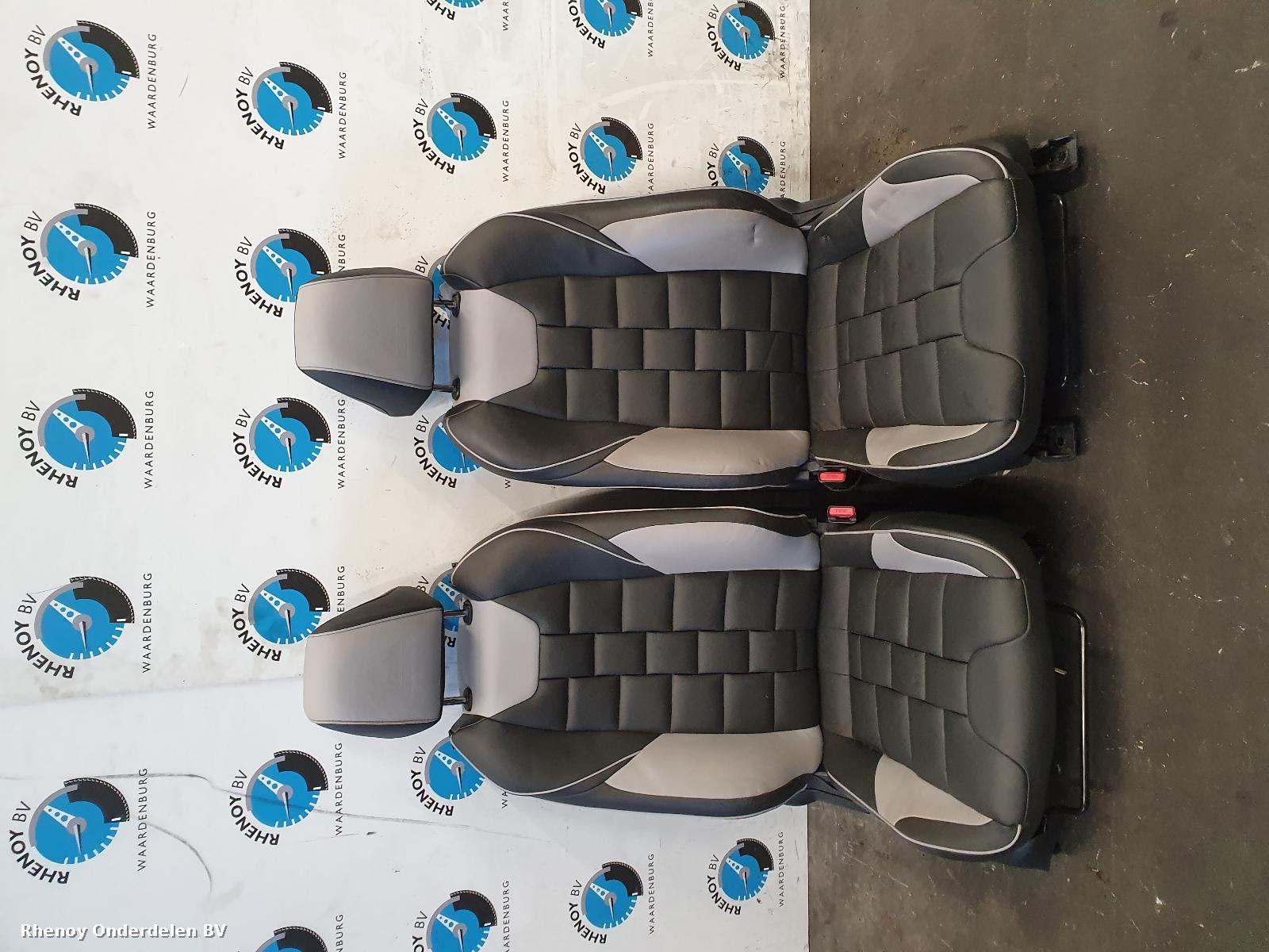 View Auto part INTERIEUR COMPLEET TOYOTA C-HR 2018