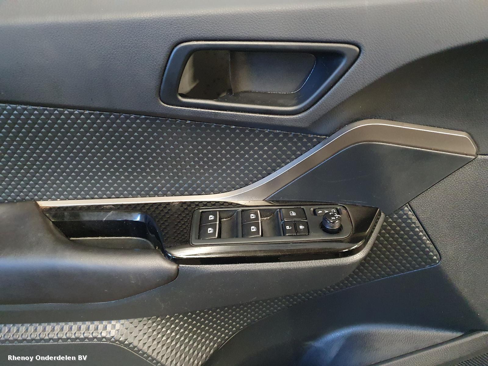 View Auto part INTERIEUR COMPLEET TOYOTA C-HR 2018