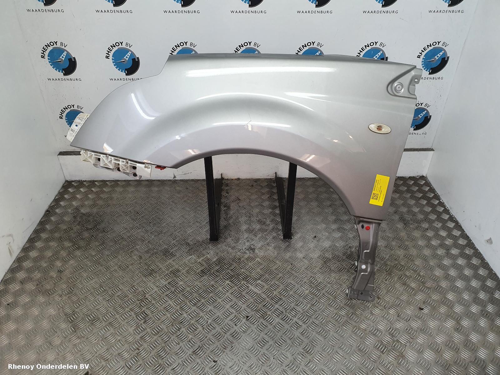 Bekijk Auto-onderdeel VOORSCHERM L RENAULT KOLEOS 2010