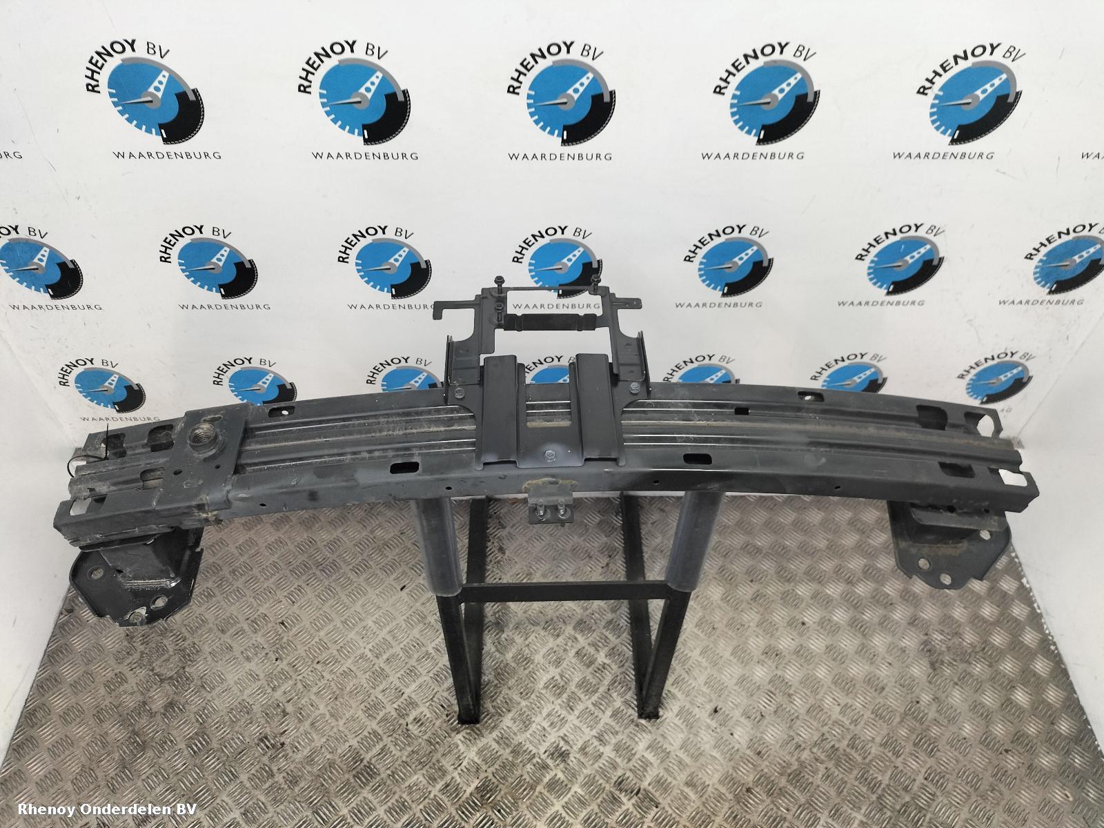 View Auto part VOORBUMPER BALK NISSAN JUKE 2023