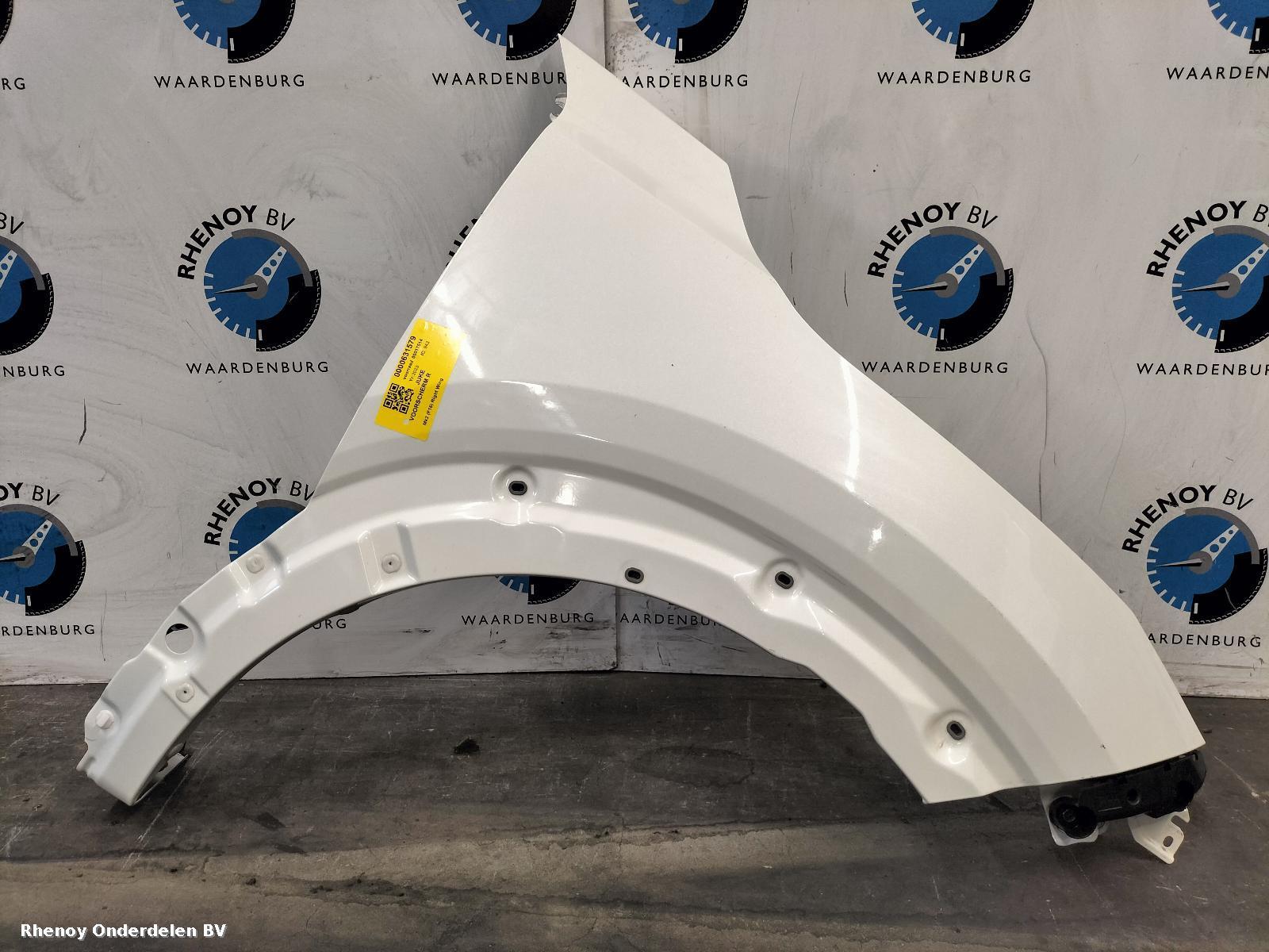 View Auto part VOORSCHERM R NISSAN JUKE 2023