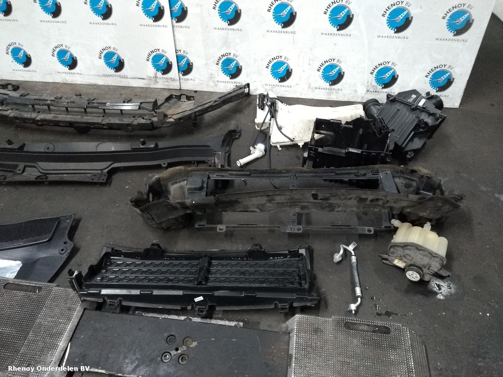 View Auto part VOORKOP COMPLEET LAND ROVER DISCOVERY SPORT 2020