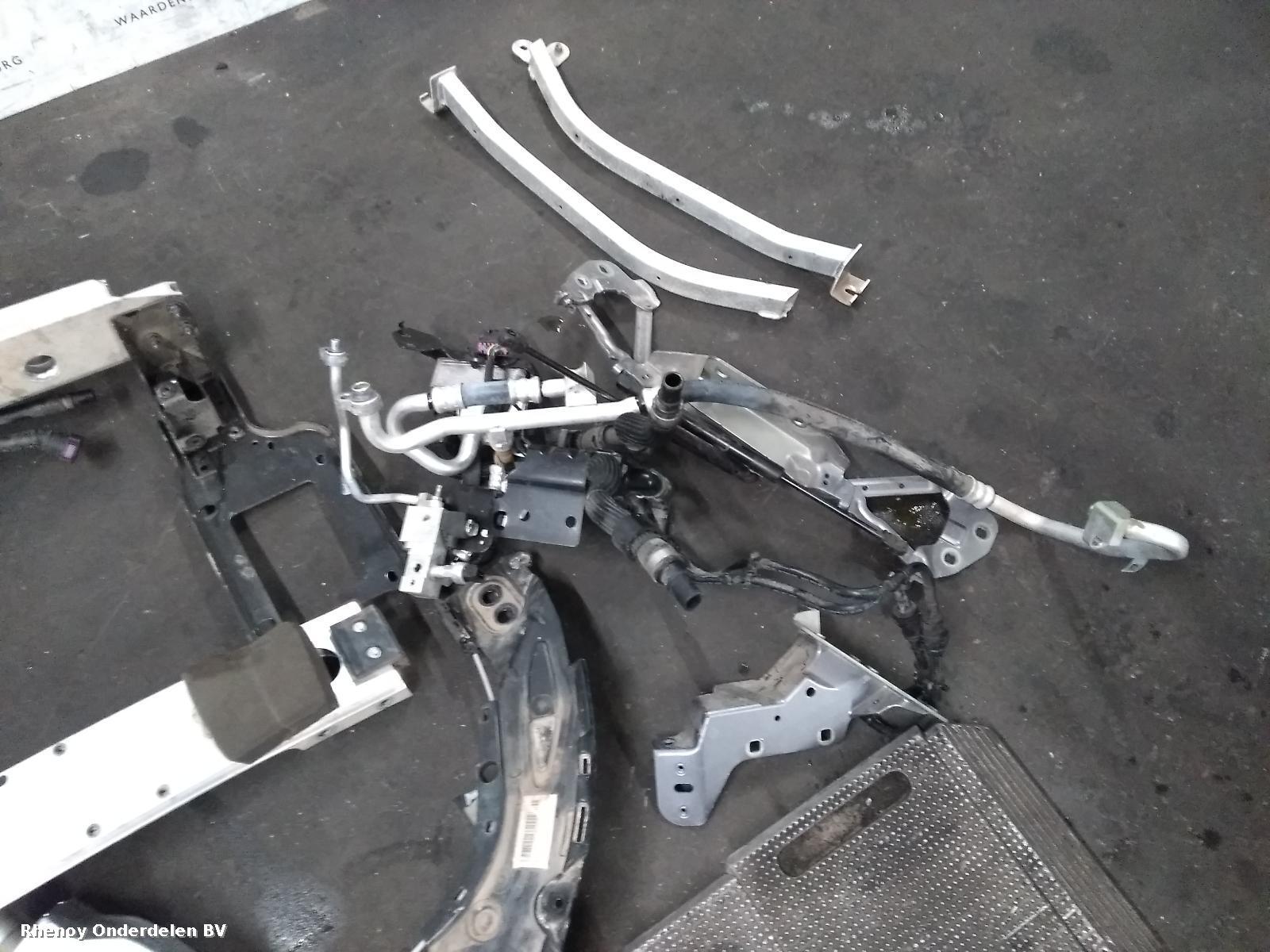 View Auto part VOORKOP COMPLEET LAND ROVER DISCOVERY SPORT 2020