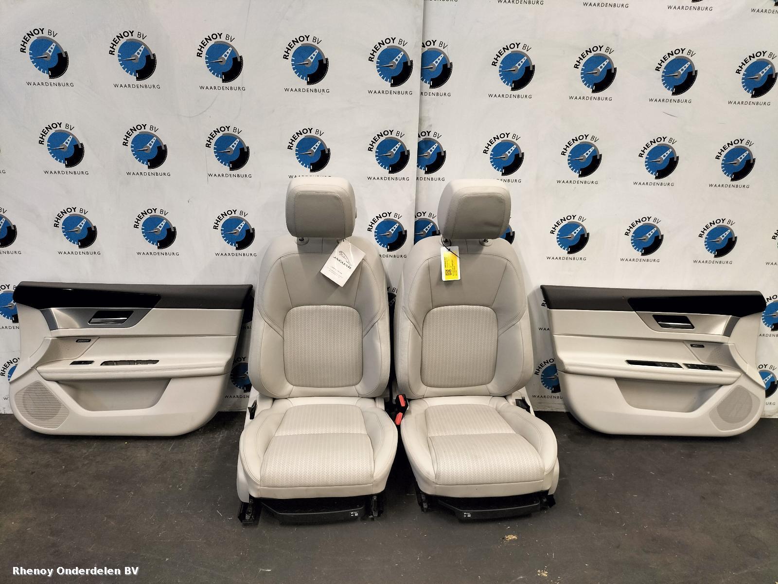 Bekijk Auto-onderdeel INTERIEUR COMPLEET JAGUAR XF 2017