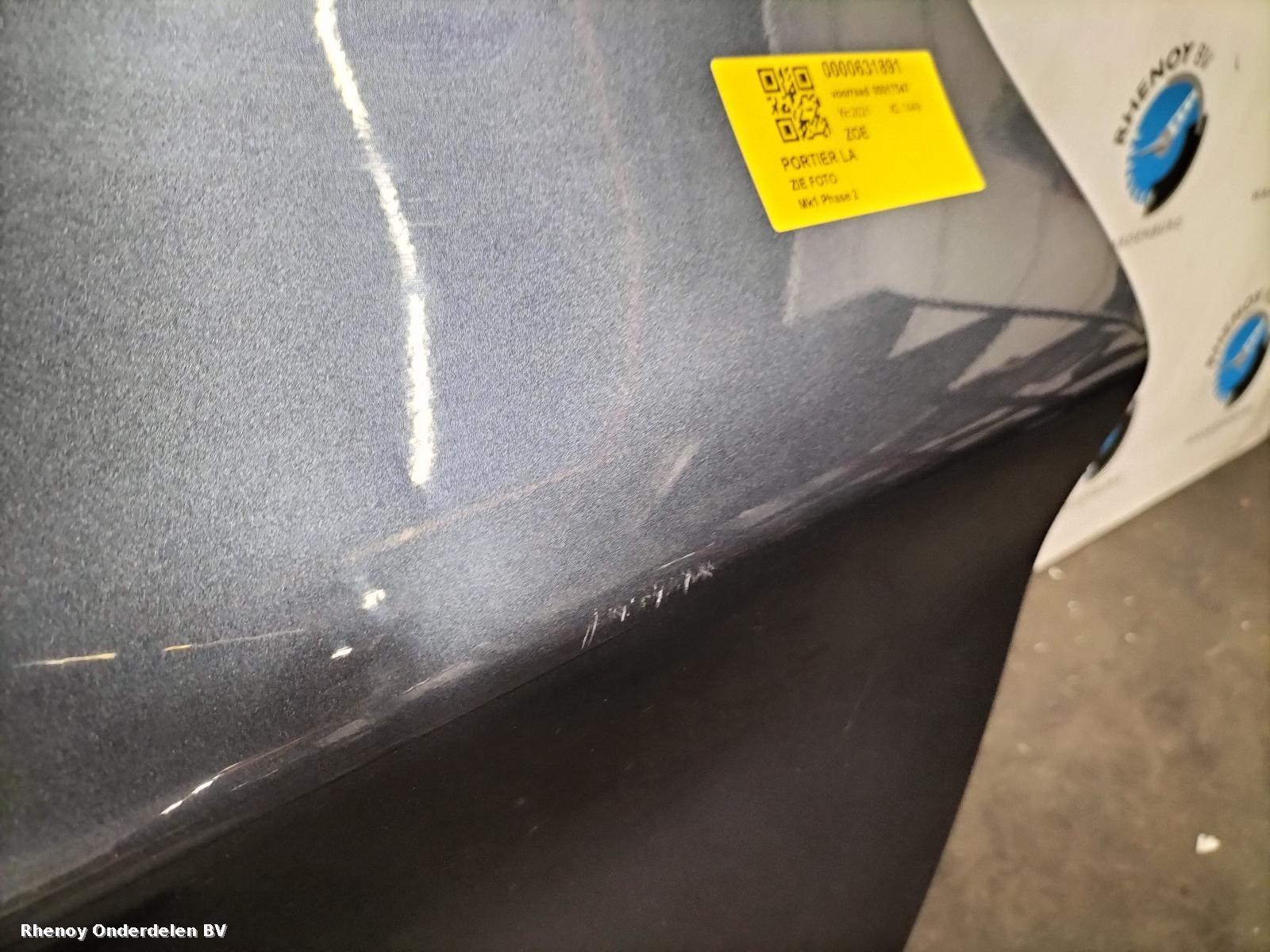 View Auto part PORTIER LA  RENAULT ZOE 2021
