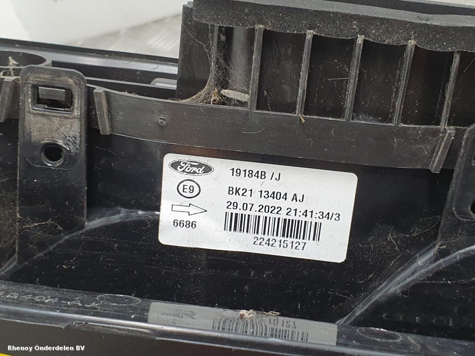 View Auto part ACHTERLICHT R FORD TRANSIT CUSTOM 2019