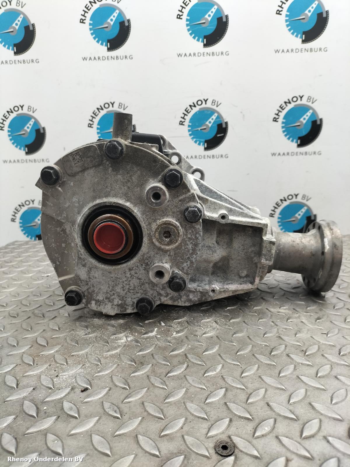 View Auto part TUSSENBAK JAGUAR E PACE 2020