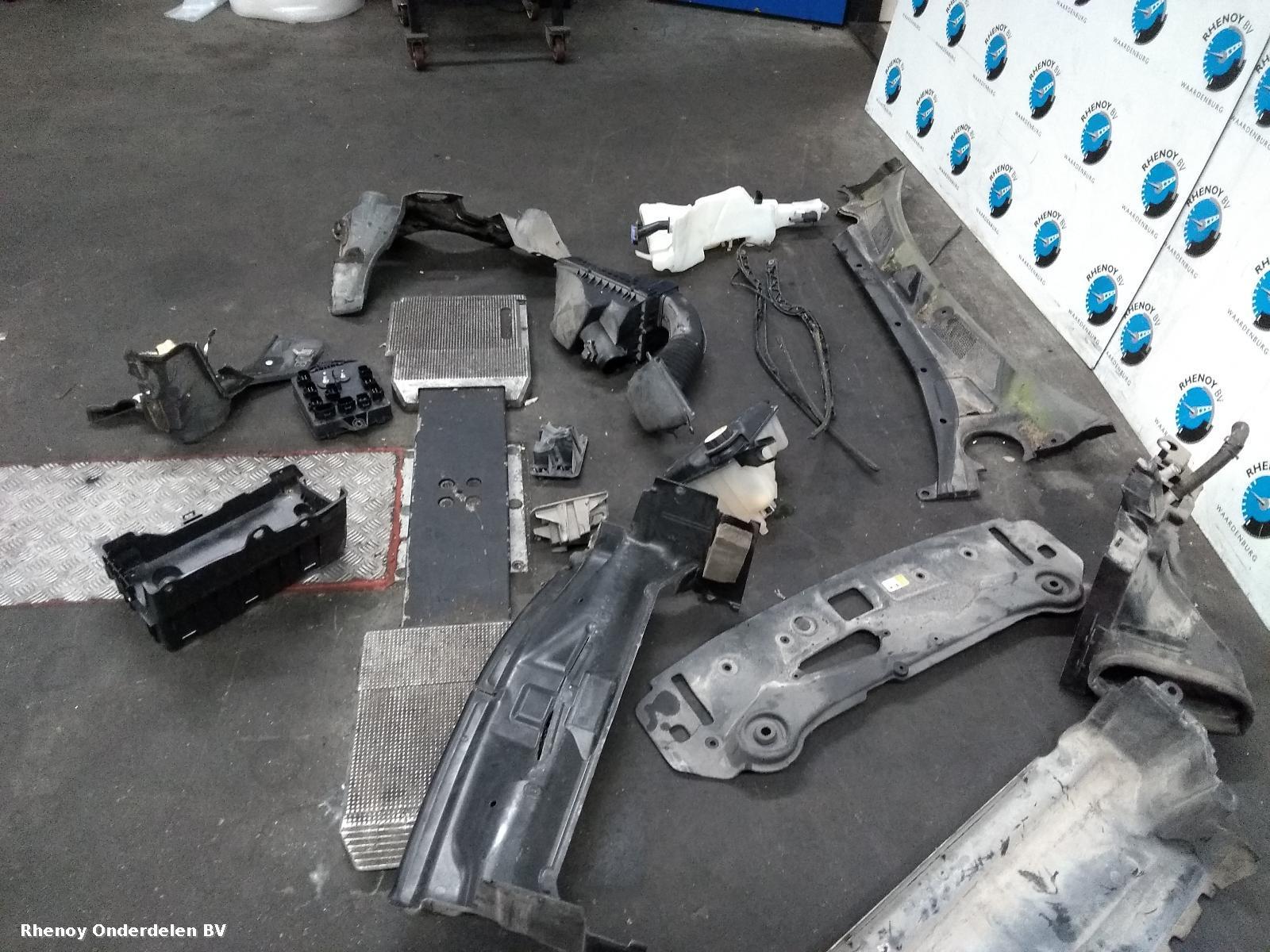 View Auto part VOORKOP COMPLEET JAGUAR XJ 2015