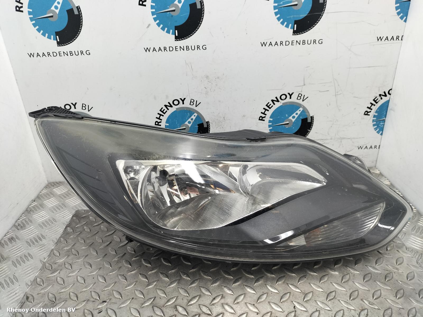 Bekijk Auto-onderdeel KOPLAMP R FORD FOCUS 2011