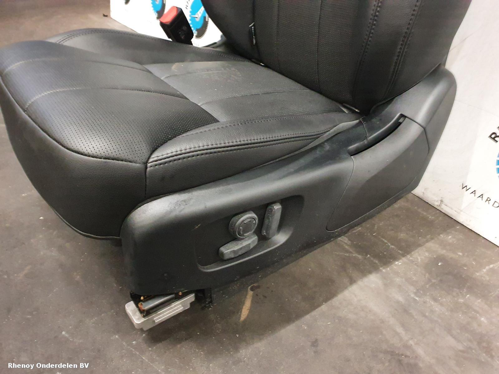 2019 LAND ROVER DISCOVERY Front Seat View Auto part Front Seat LAND ROVER DISCOVERY 2019