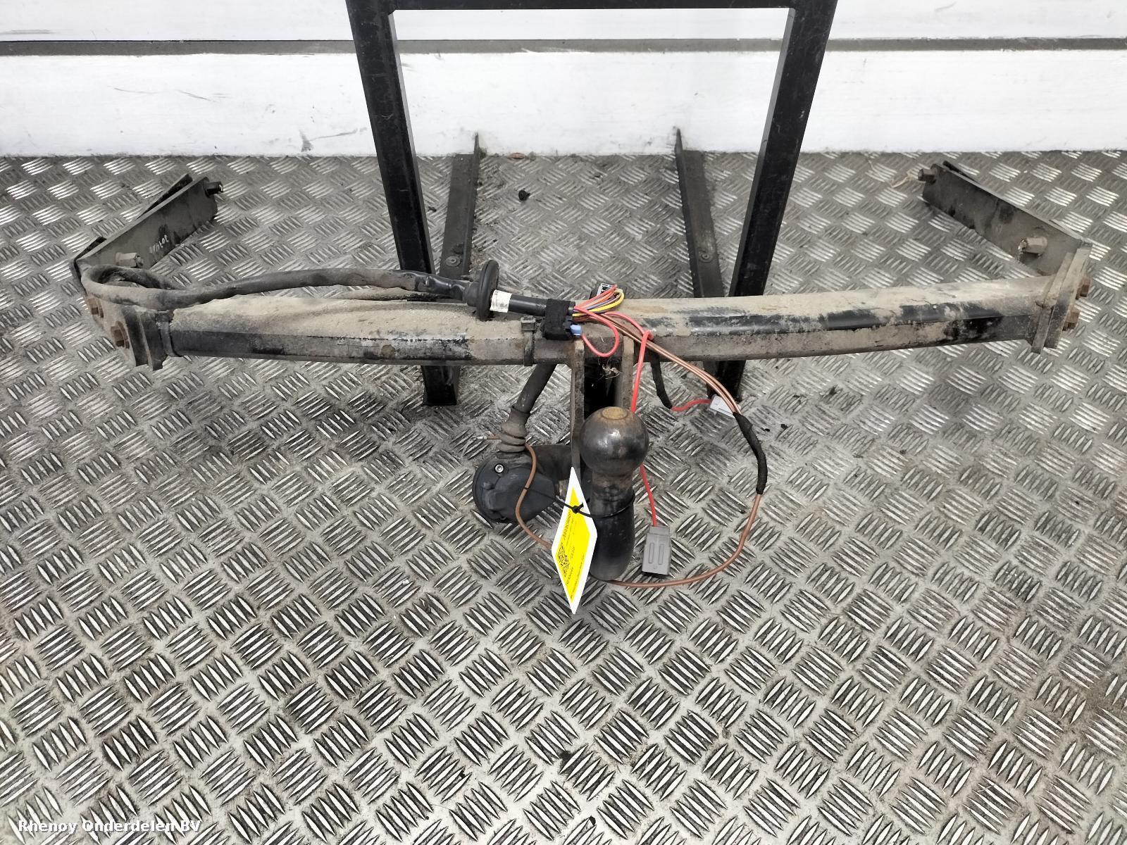 View Auto part Towbar FORD FOCUS 2013