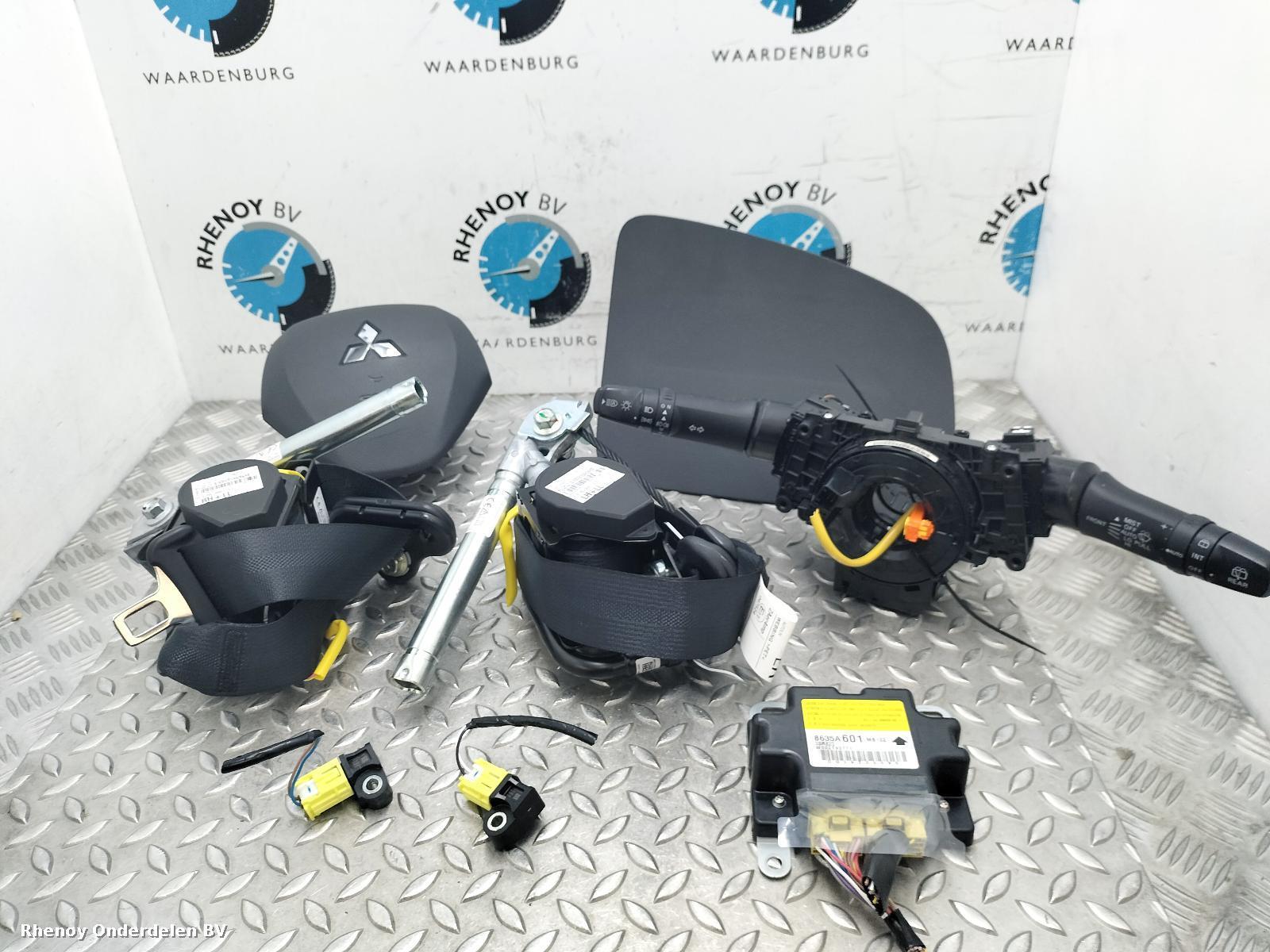 Bekijk Auto-onderdeel AIRBAG SET MITSUBISHI SPACE STAR 2020