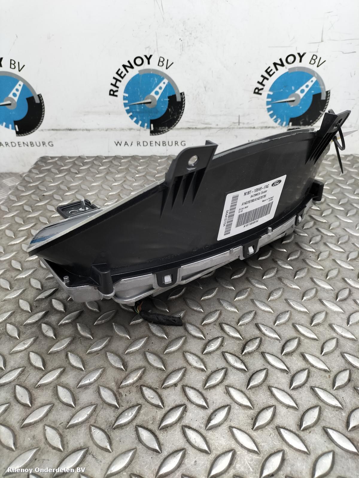 View Auto part KLOKKENPANEEL FORD PUMA 2023