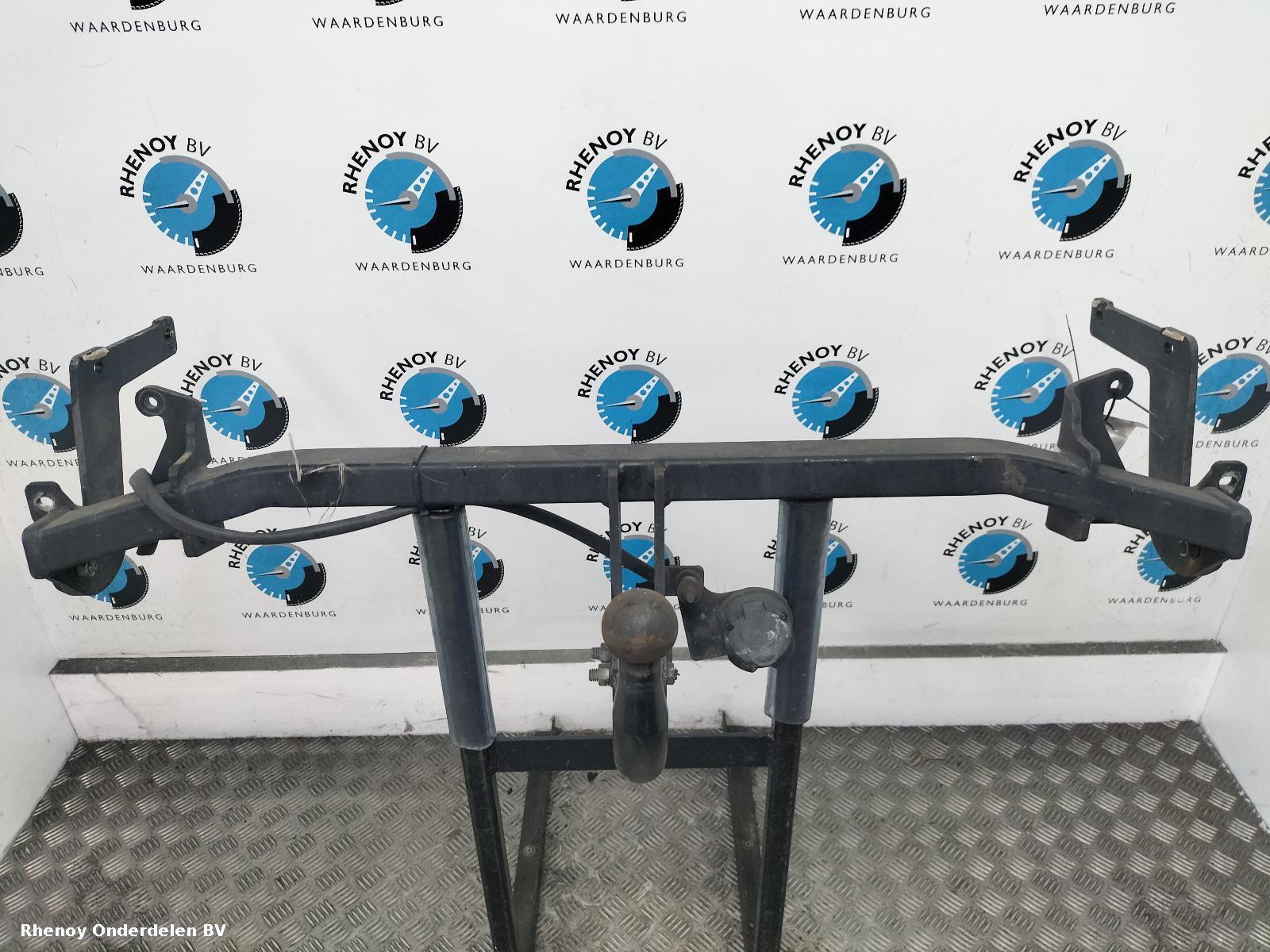 Bekijk Auto-onderdeel TREKHAAK PEUGEOT 5008 2018