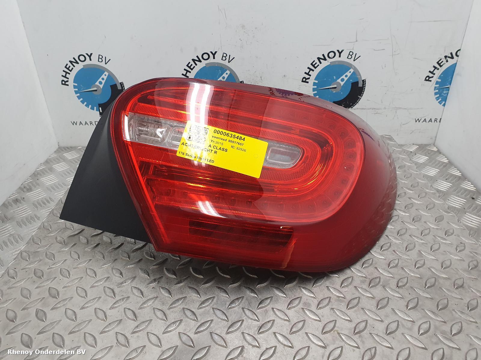 Bekijk Auto-onderdeel ACHTERLICHT R MERCEDES A CLASS 2015