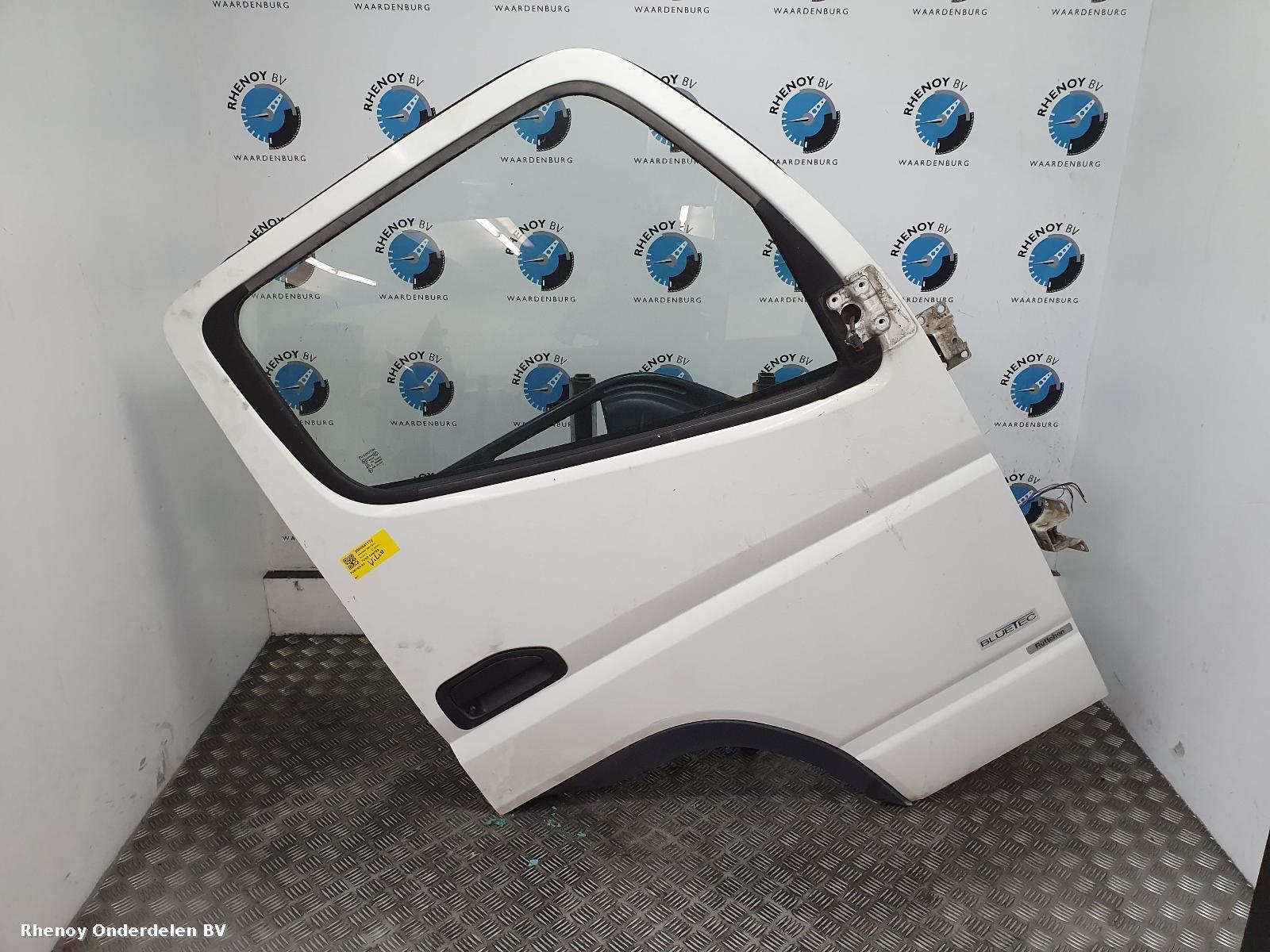 View Auto part R Front Door MITSUBISHI FUSO CANTER 2015